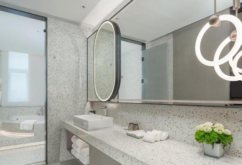 Люкс, Even Hotel Zhongshan City Center, An Ihg