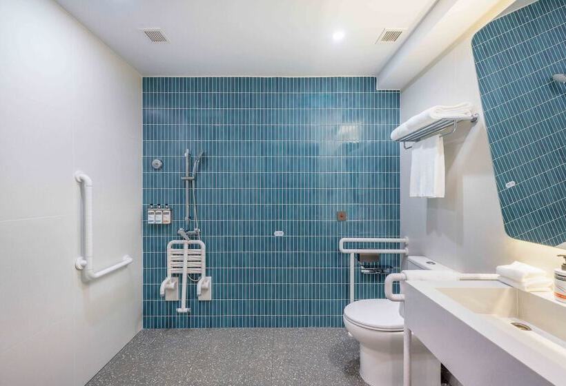 Номер Стандарт Адаптированный для Инвалидов, Holiday Inn Express Jiangmen East Station, An Ihg