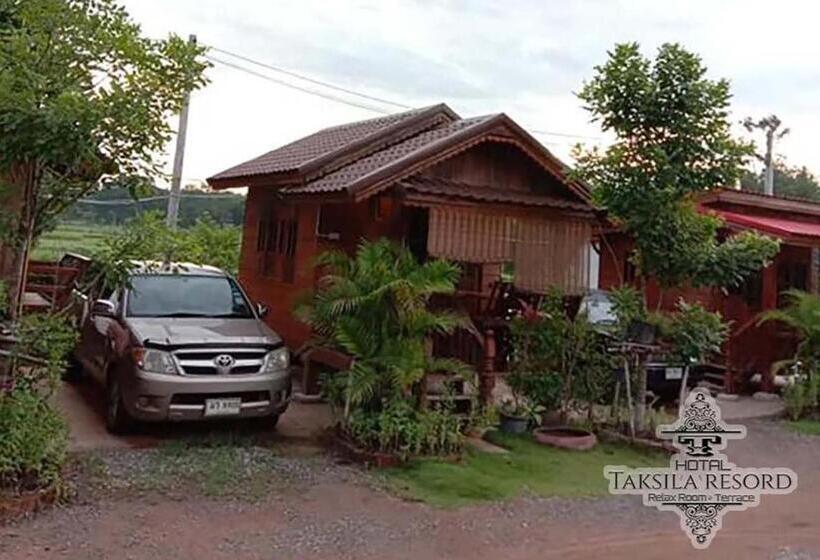 اتاق استاندارد با چشم‌انداز باغ, Taksila Resort ฏักร์ศิลารีสอร์ท