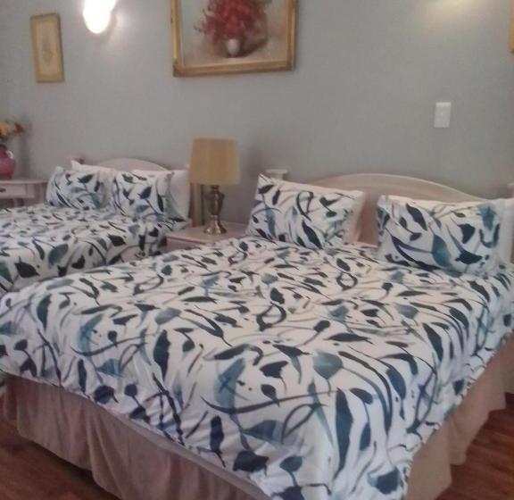 Семейный Номер, Fawn Castle Guesthouse