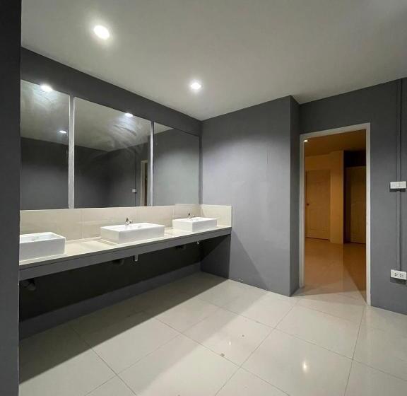 Семейный Номер Deluxe, Baan Pheun Hostel บ้านเพื่อน โฮสเทล