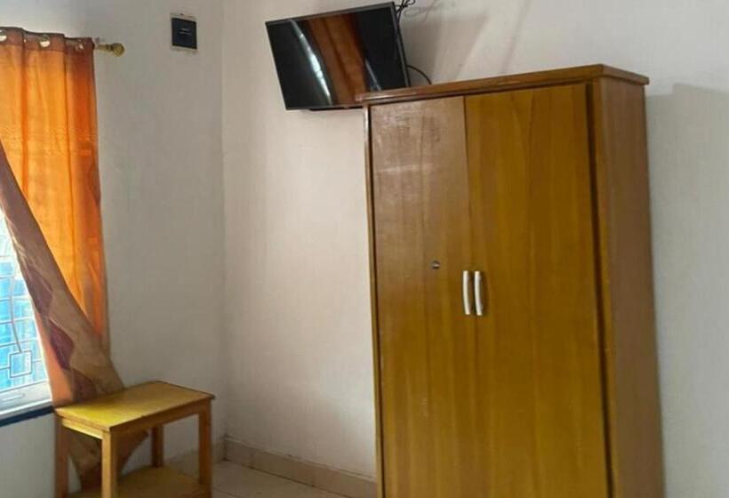 Номер Basic, Spot On 93378 Lona Guest House Syariah