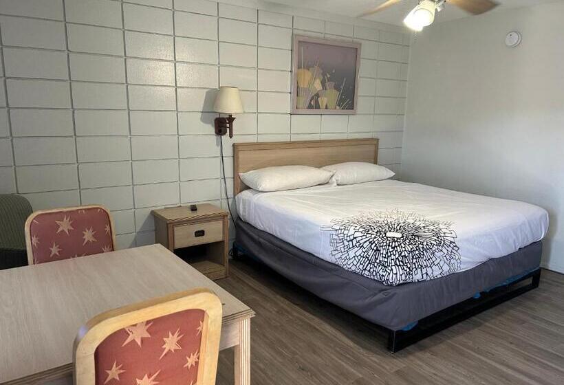 스위트 킹사이즈 침대, Candlelight Inn