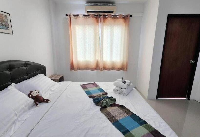 חדר דלוקס יחיד, The Rich Patong