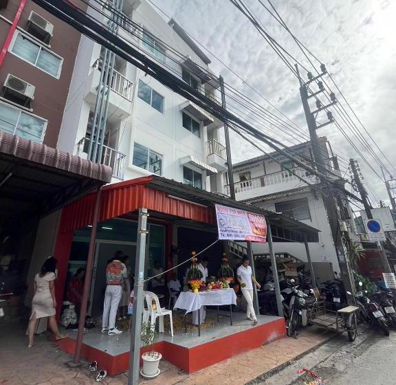 חדר דלוקס יחיד, The Rich Patong