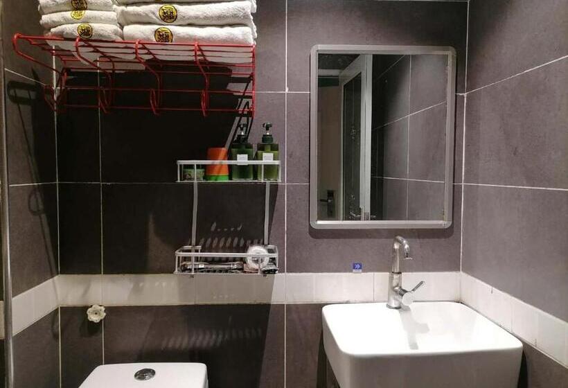 Номер Стандарт, Lazzy Inn