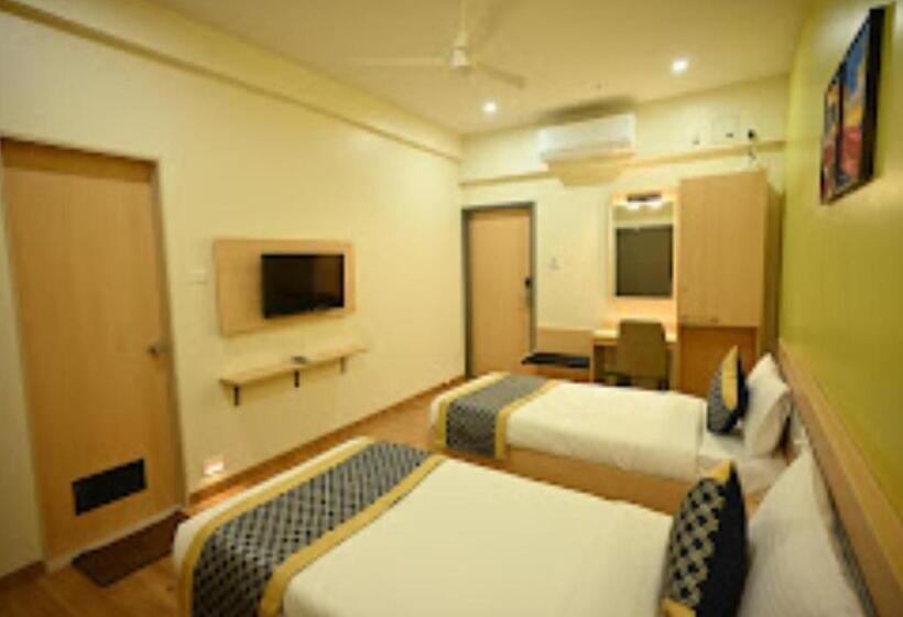 Номер Superior Одноместный, City Centre Latur   Lodging & Restaurant Latur