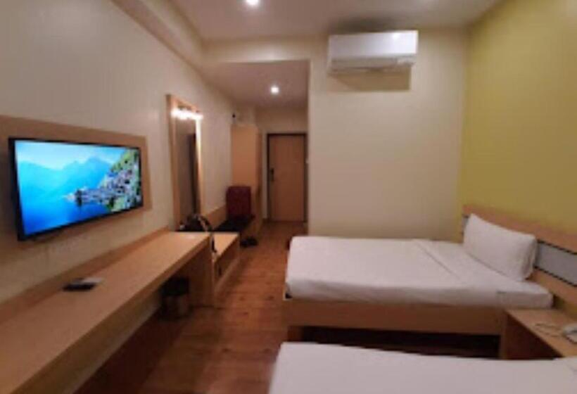 Номер Deluxe Кровать Кинг, City Centre Latur   Lodging & Restaurant Latur