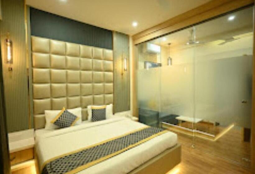 Люкс Повышенной Комфортности, City Centre Latur   Lodging & Restaurant Latur
