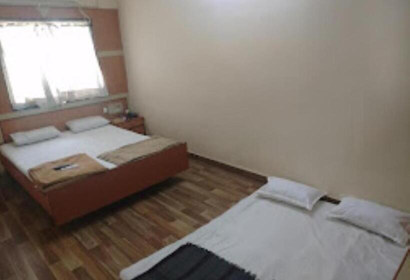 Номер Стандарт, Sangram Palace Shirur