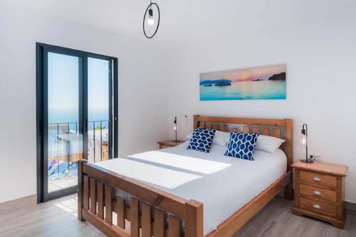 Семейный Номер, Superb Sea View