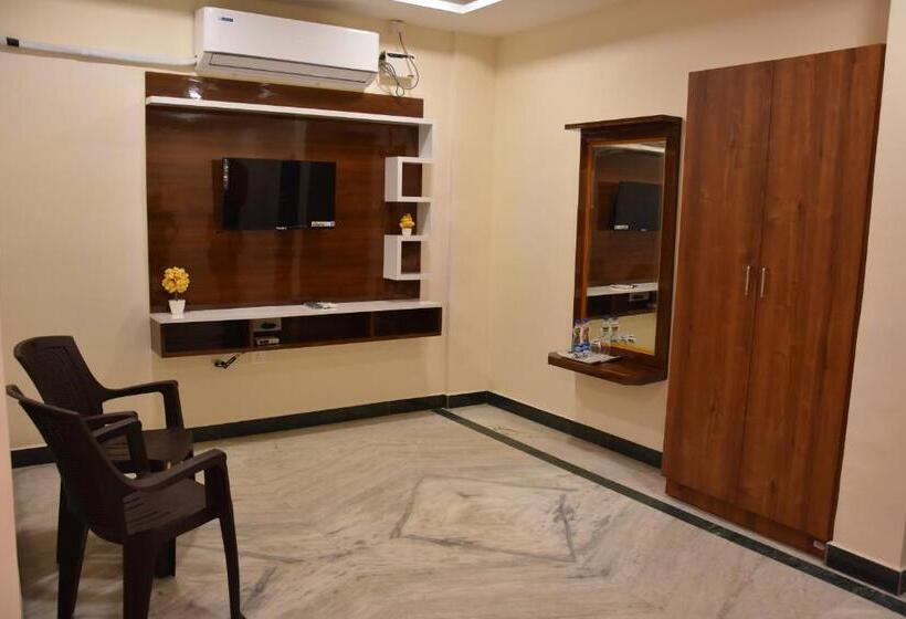 Президентский Люкс, O Rj Royal Inn