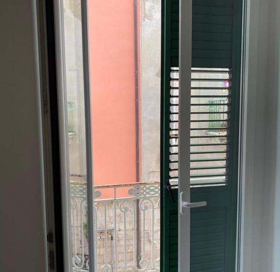 سوئیت جونیور خانوادگی, B&b Kemare Suites