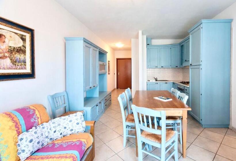 Апартаменты 1 Спальня, Isa Apartments 4 Beds In Residence With Swimming Pool In San Vincenzo, Just 600 Meters From The Sea