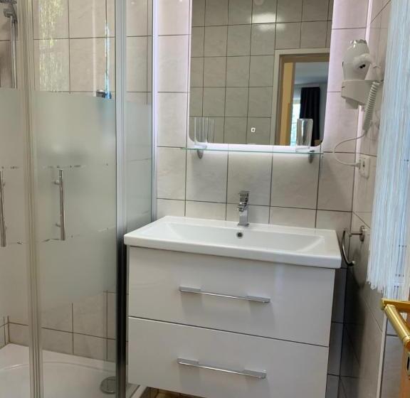 Номер Стандарт Вид на Сад, Gasthaus & Hotel Backhendlstation