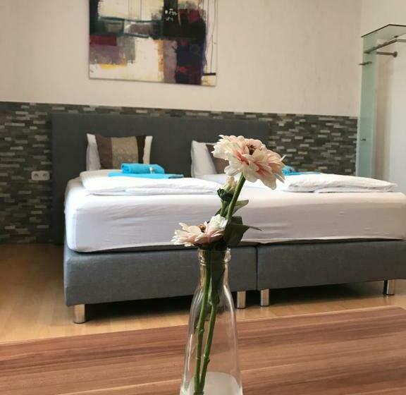 Номер Стандарт, Gasthaus & Hotel Backhendlstation