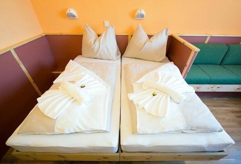 Номер Стандарт Трехместный, Jufa Hotel Planneralm