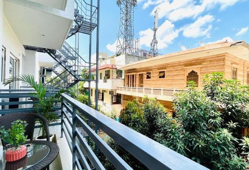 标准工作室, Bluo Studio1 Dlf Cybercity   Balcony, Gym Tt, Lift