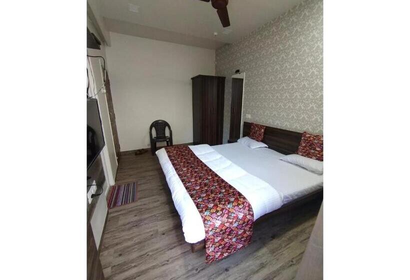 Номер Deluxe, Geeta Lodge, Solapur