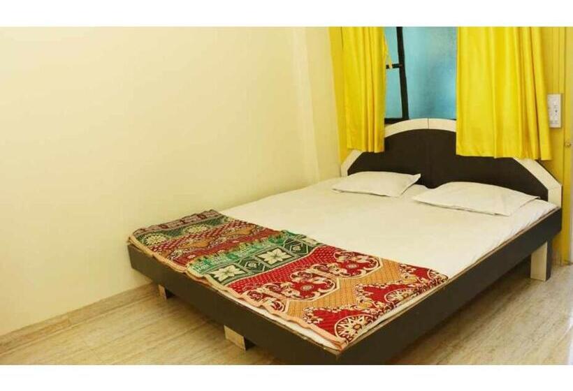 Номер Deluxe, Geeta Lodge, Solapur
