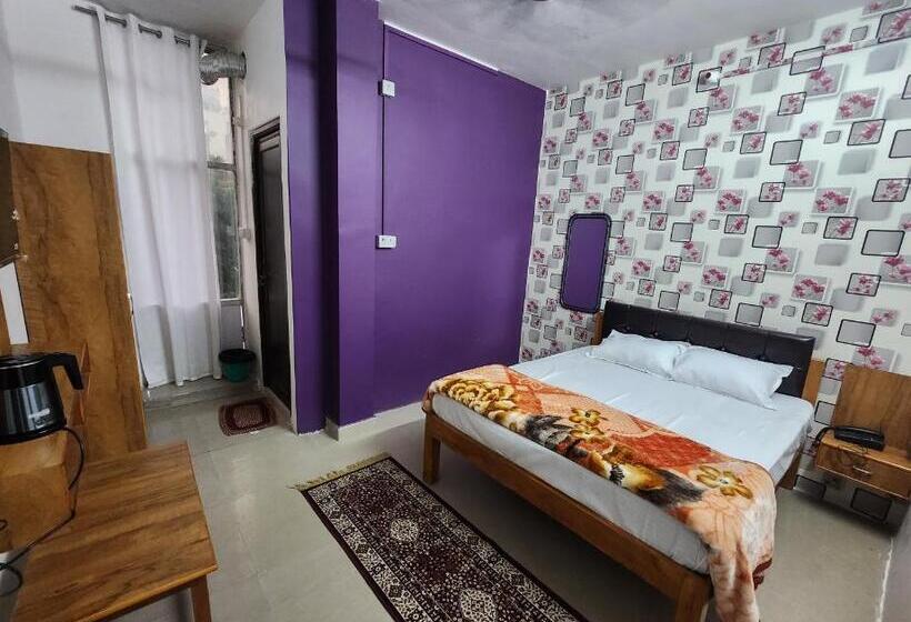 Standardrum, The Kashi Palace Inn ,varanasi ! Fully Air Conditioned Hotel At Prime Location With Parking Availabi