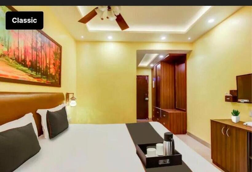 豪华海景房带阳台, Joaqim S Baga Beach Resort Goa   50 Meters From Baga Beach