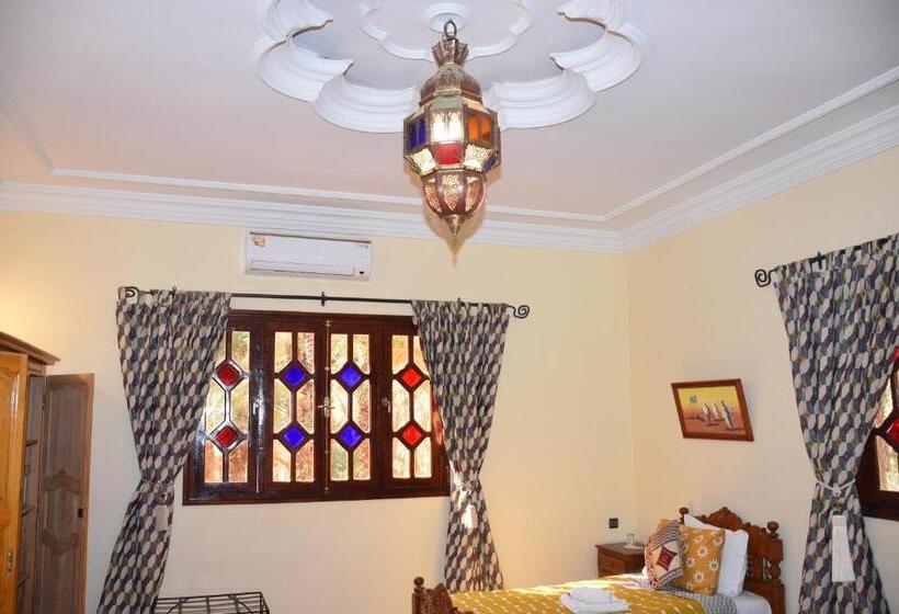 اتاق استاندارد سه تخته با چشم‌انداز باغ, Riad Le Petit Jardin