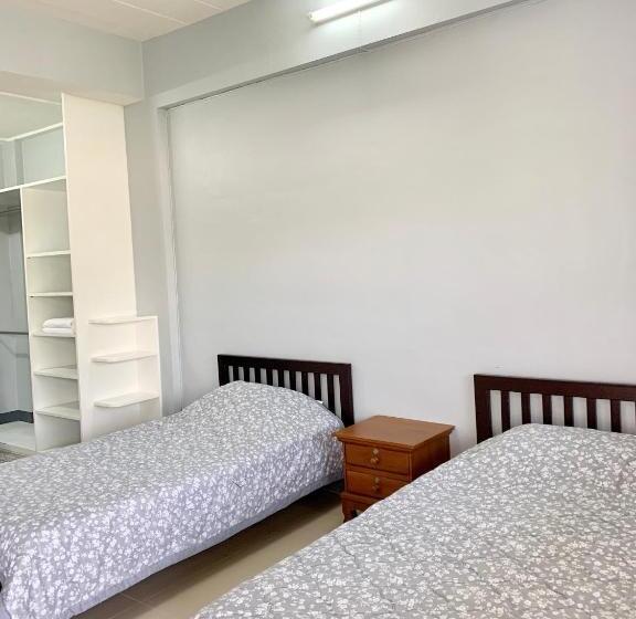Номер Стандарт, Pj Place