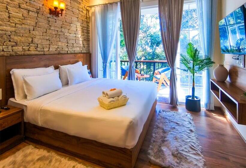 Номер Deluxe с Балконом, Moustache Bhimtal Luxuria, Nainital
