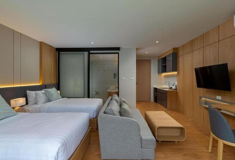 Номер Deluxe, Wyndham Garden Naithon Phuket