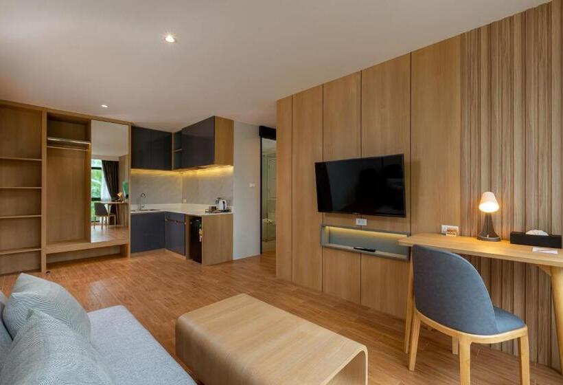 Люкс Премиум, Wyndham Garden Naithon Phuket