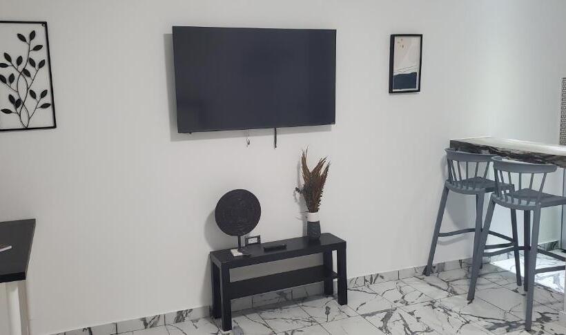 استودیو استاندارد با بالکن, 2 Palmas Str