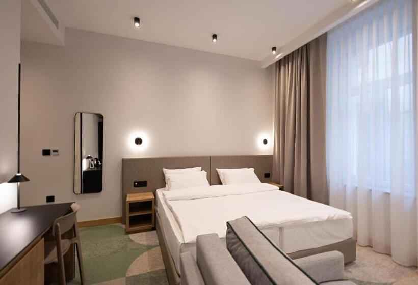سوییت جونیور, Hop Inn Rooms & Suites