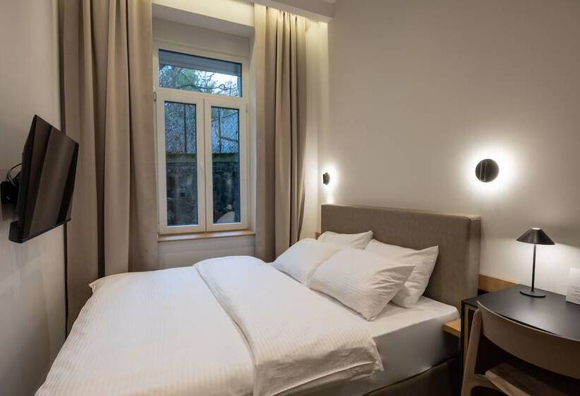 اتاق سوپریور, Hop Inn Rooms & Suites