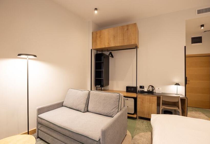 سوییت جونیور, Hop Inn Rooms & Suites