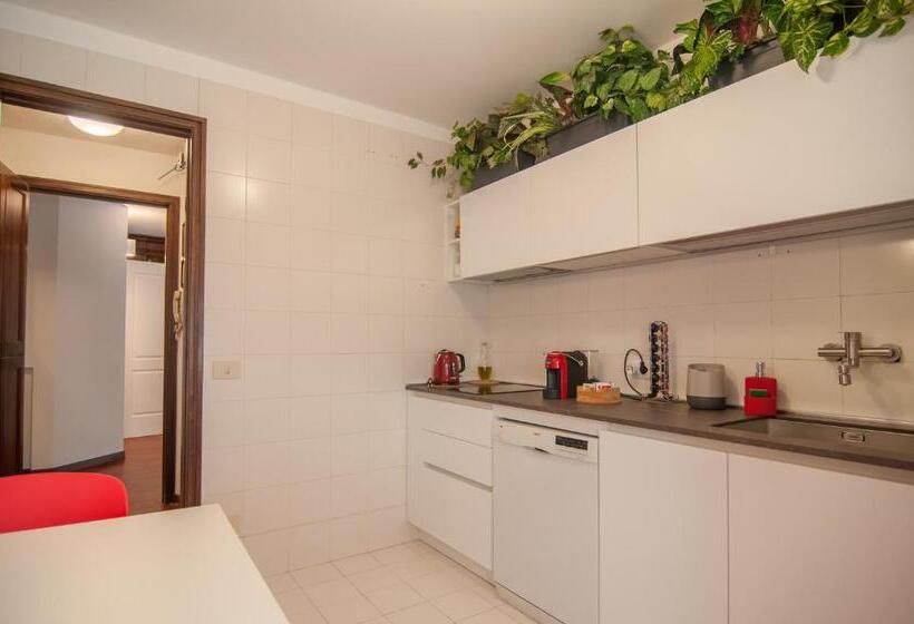 1 Bedroom Penthouse Apartment, Umbrian Concierge   Duomo Accommodations