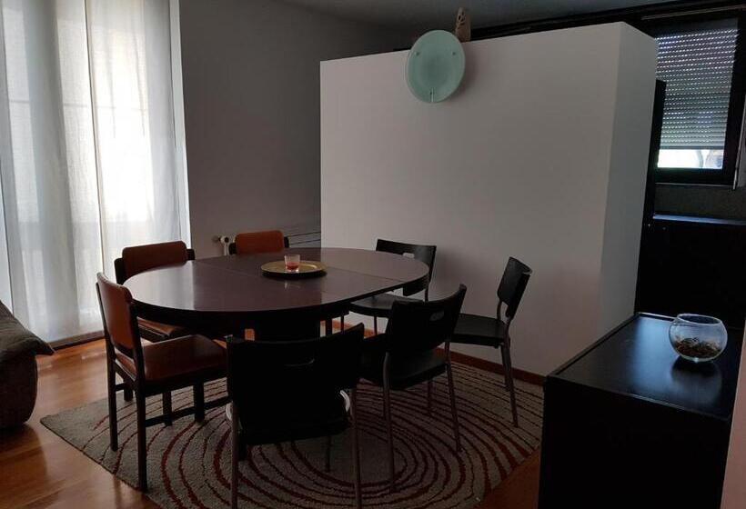 Апартаменты 1 Спальня, Yellow House Guest House
