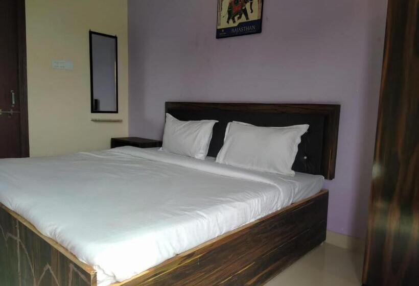 Номер Economy, O Girdharwal Resort