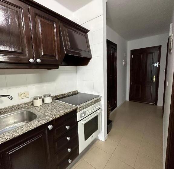 Апартаменты 1 Спальня Вид на Бассейн, Golf Del Sur Tenerife   Casa Barrera Verde Green Park La Corbeta
