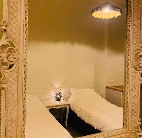 标准三人间, De Lotuspoort Met Mihr S B&b In De Abdij Van Bornem