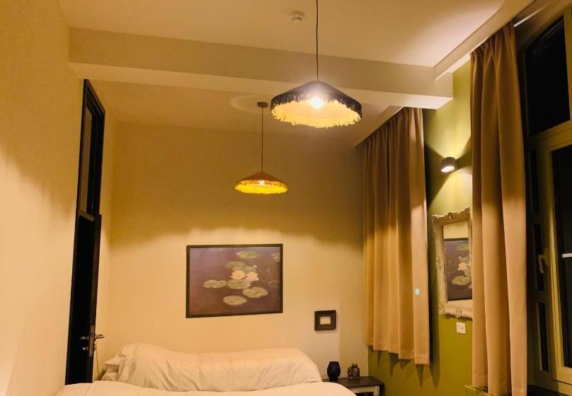 标准三人间, De Lotuspoort Met Mihr S B&b In De Abdij Van Bornem