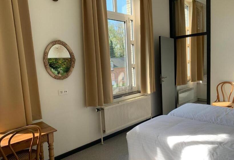 이코노미 룸, De Lotuspoort Met Mihr S B&b In De Abdij Van Bornem