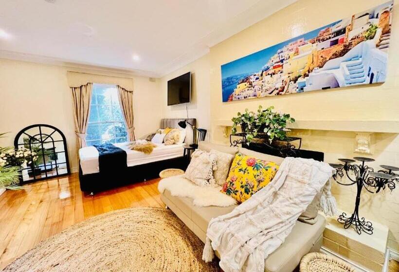 스탠다드 트리플 룸 테라스, Charming 1br Granny Flat With Seperate Spacious Living Room  Just A Stone S Throw From Newly Renovat