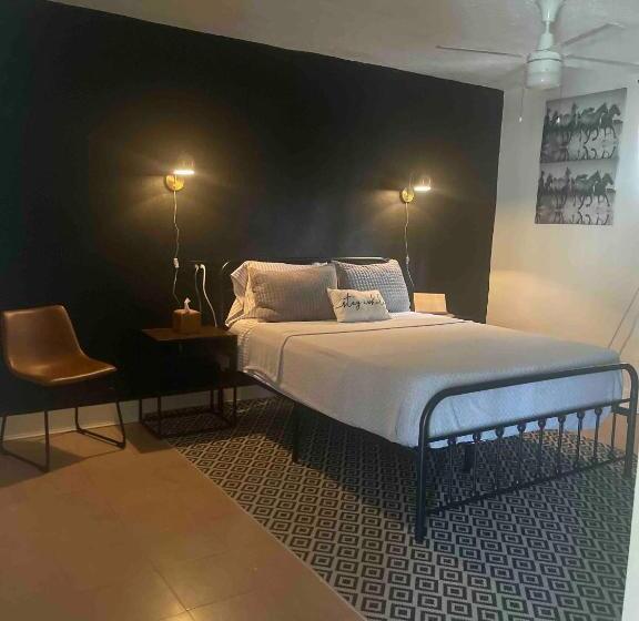 اتاق استاندارد, Room In Apartment   Pr Pvt Rm 5 Qn Bed Gated Comm Easy Parking