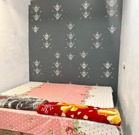 غرفة قياسية رباعية, Shri Gamya Guest House