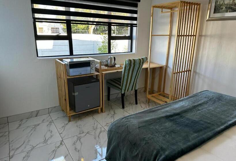 标准间, Zuri Place