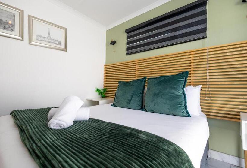 Номер Deluxe, Zuri Place