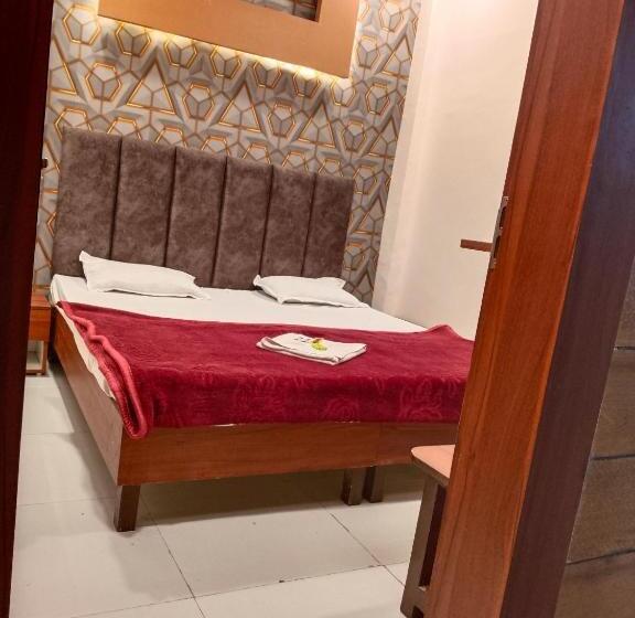 Номер Стандарт, Kanchan Kesari Palace, Ujjain