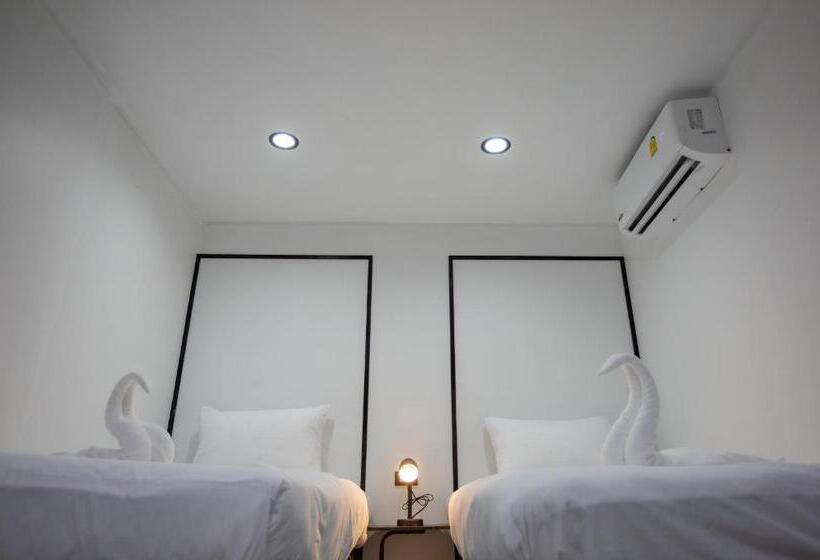 Номер Стандарт с Балконом, The Bright House, Koh Phi Phi