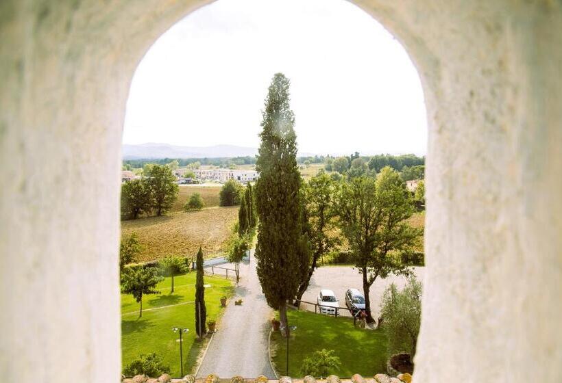 Апартаменты 1 Спальня, Farmhouse With Swimming Pool Surrounded By Greenery Just 20 Minutes From Arezzo